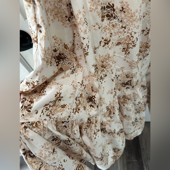 Abercrombie & Fitch Cream and Brown Floral Maxi Dress - Picture 3 of 6